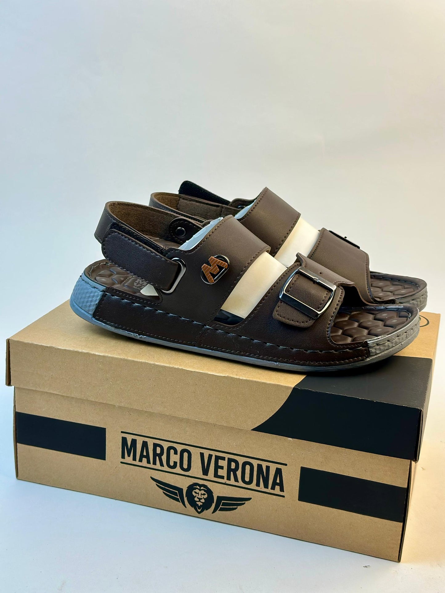 Sandales orthopédiques