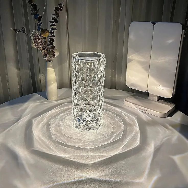 ROSE DIAMOND TABLE LAMP