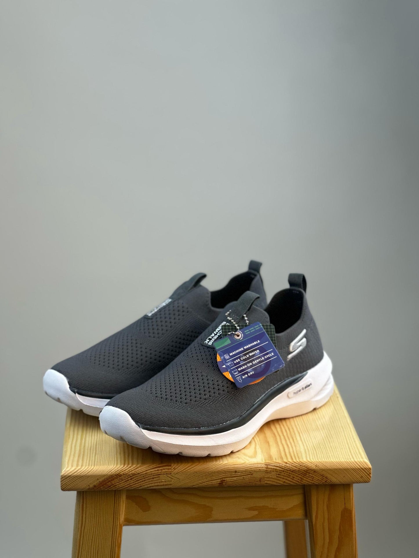 INS SLIP SKECHERS