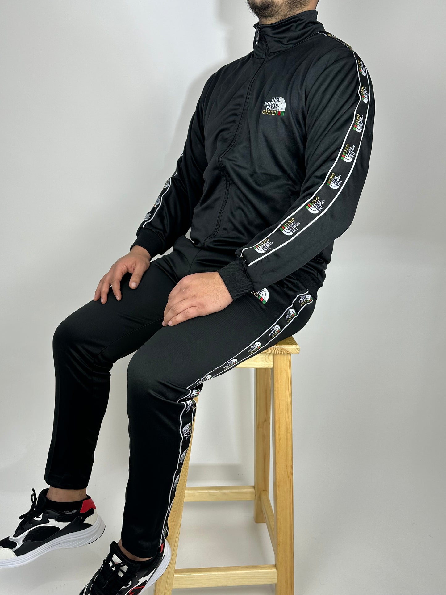 SURVETMENT THE NORTH FACE