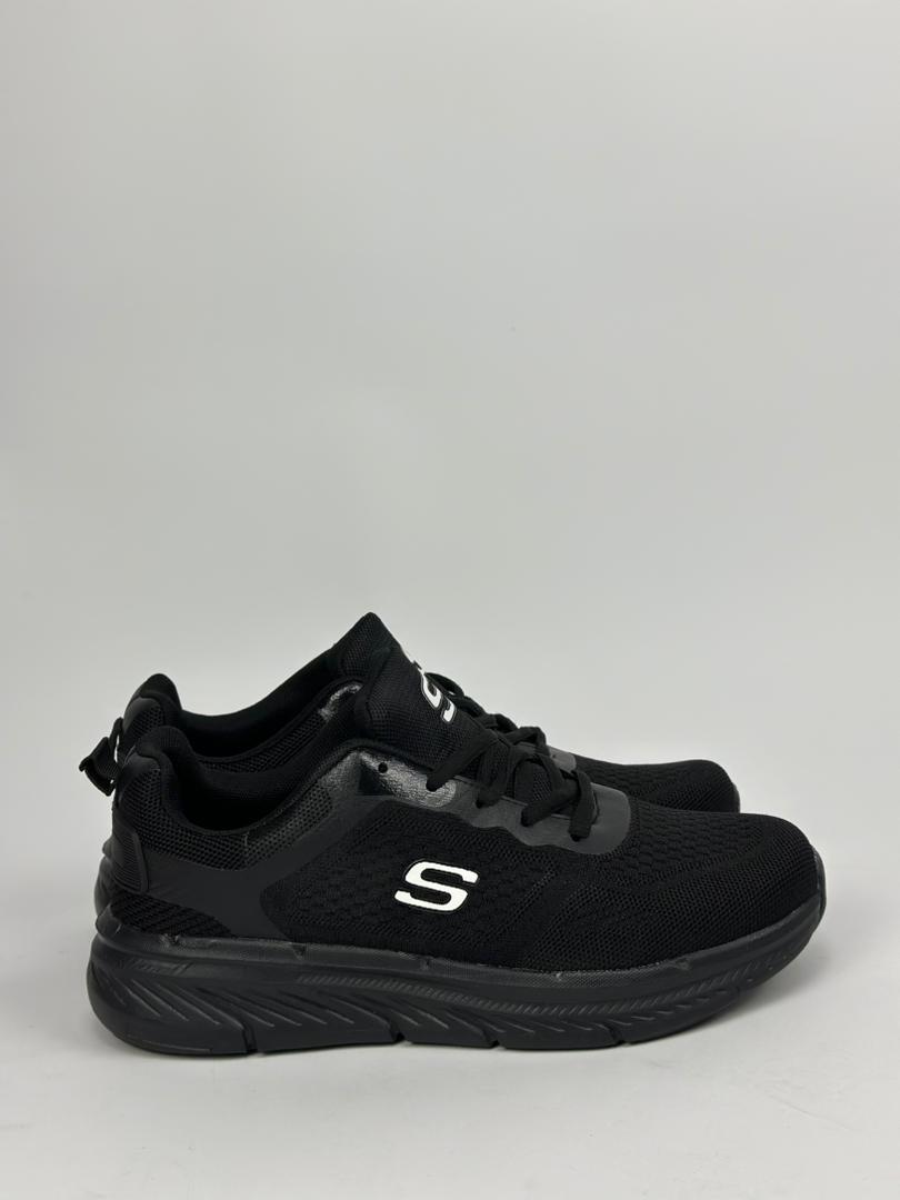 SKECHERS ONE