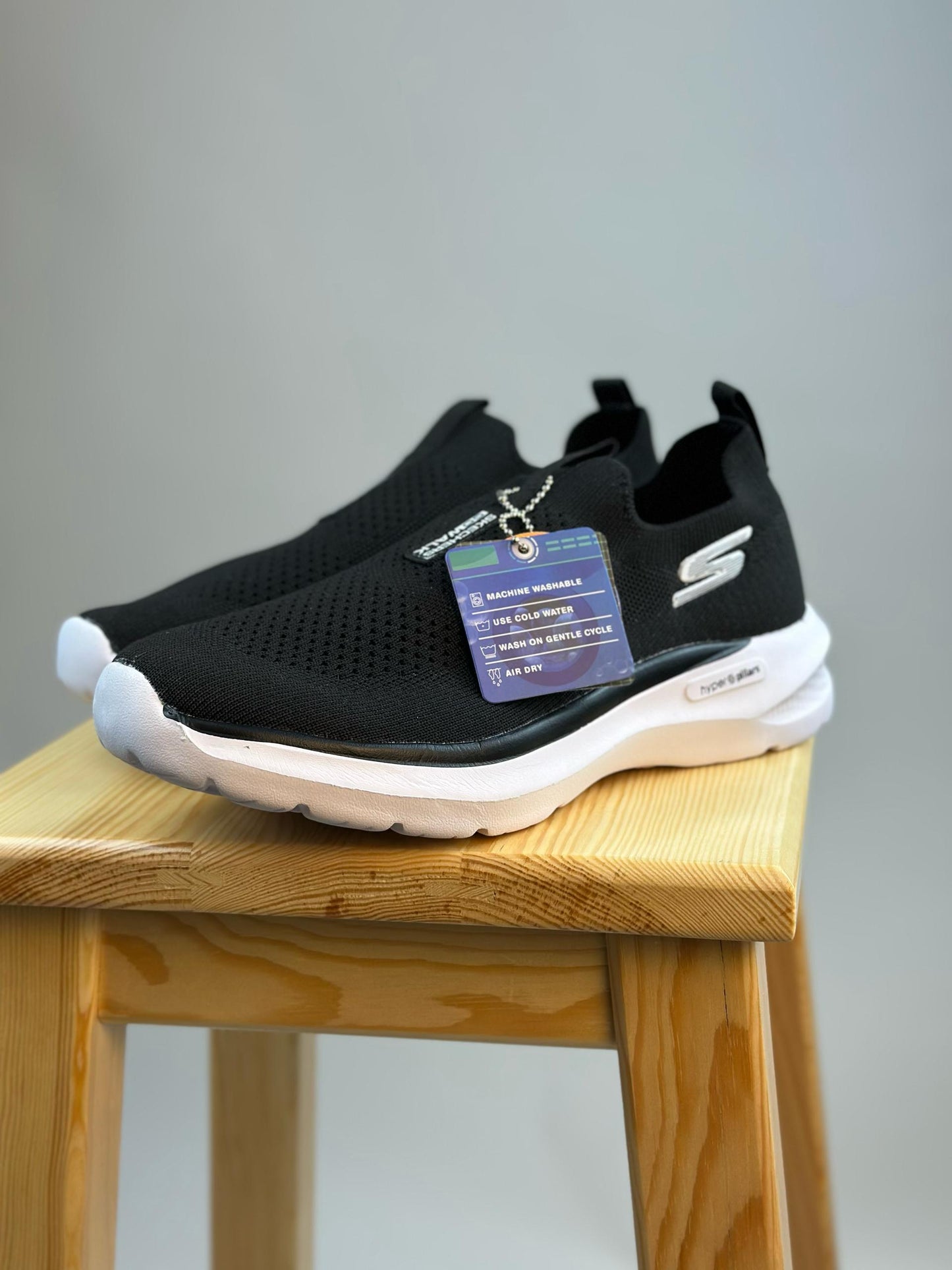 INS SLIP SKECHERS